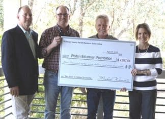 Small Business Association Provides Scholarship