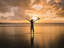 A Loving life woman at the beach