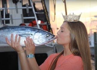 2024 Destin Fishing Rodeo Calendar of Events Destin Fishing Rodeo Miss Destin Kisses Fish