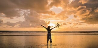 A Loving life woman at the beach